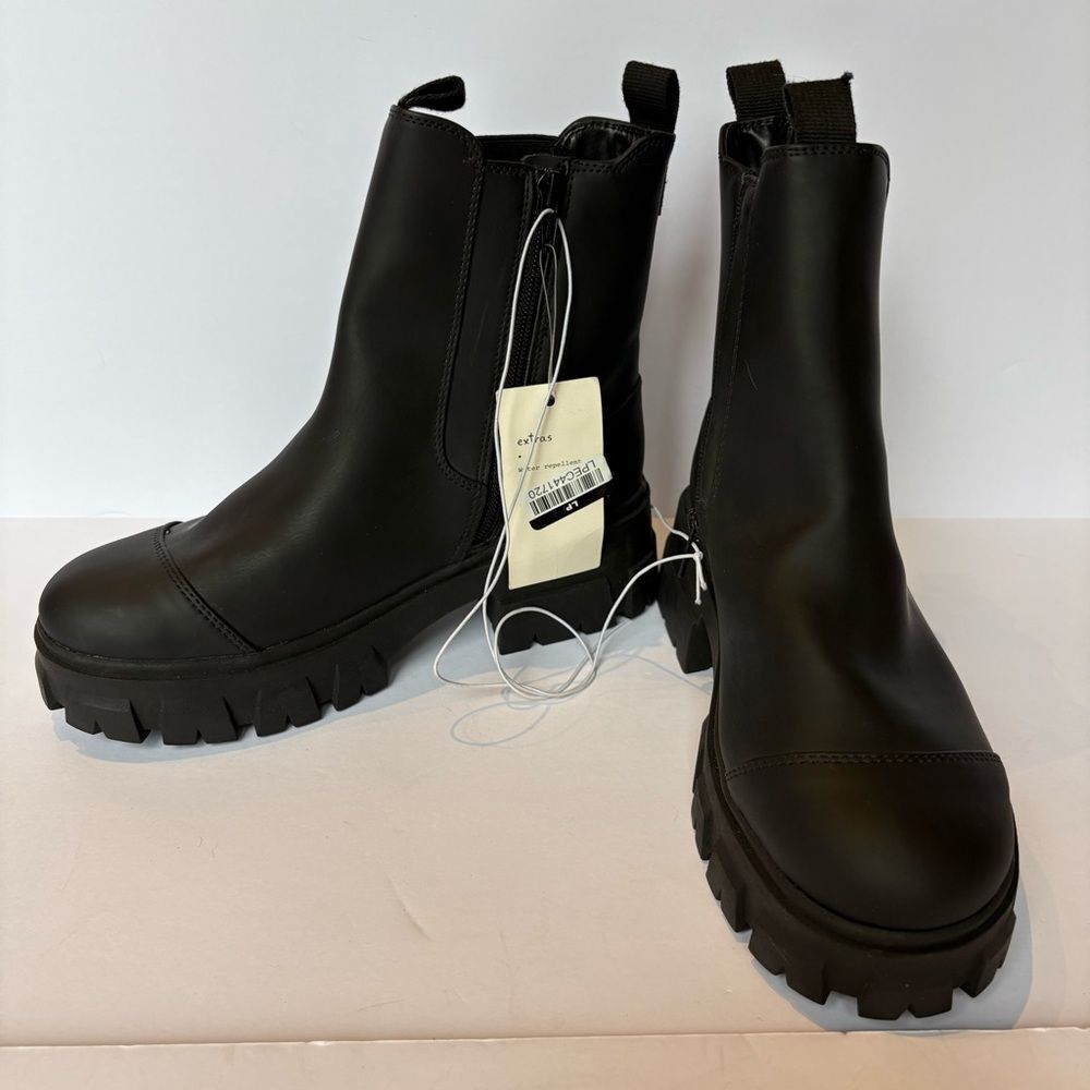 a New Day Women's Black Chunky Ankle Boots NWT Side zip Size 6 1/2